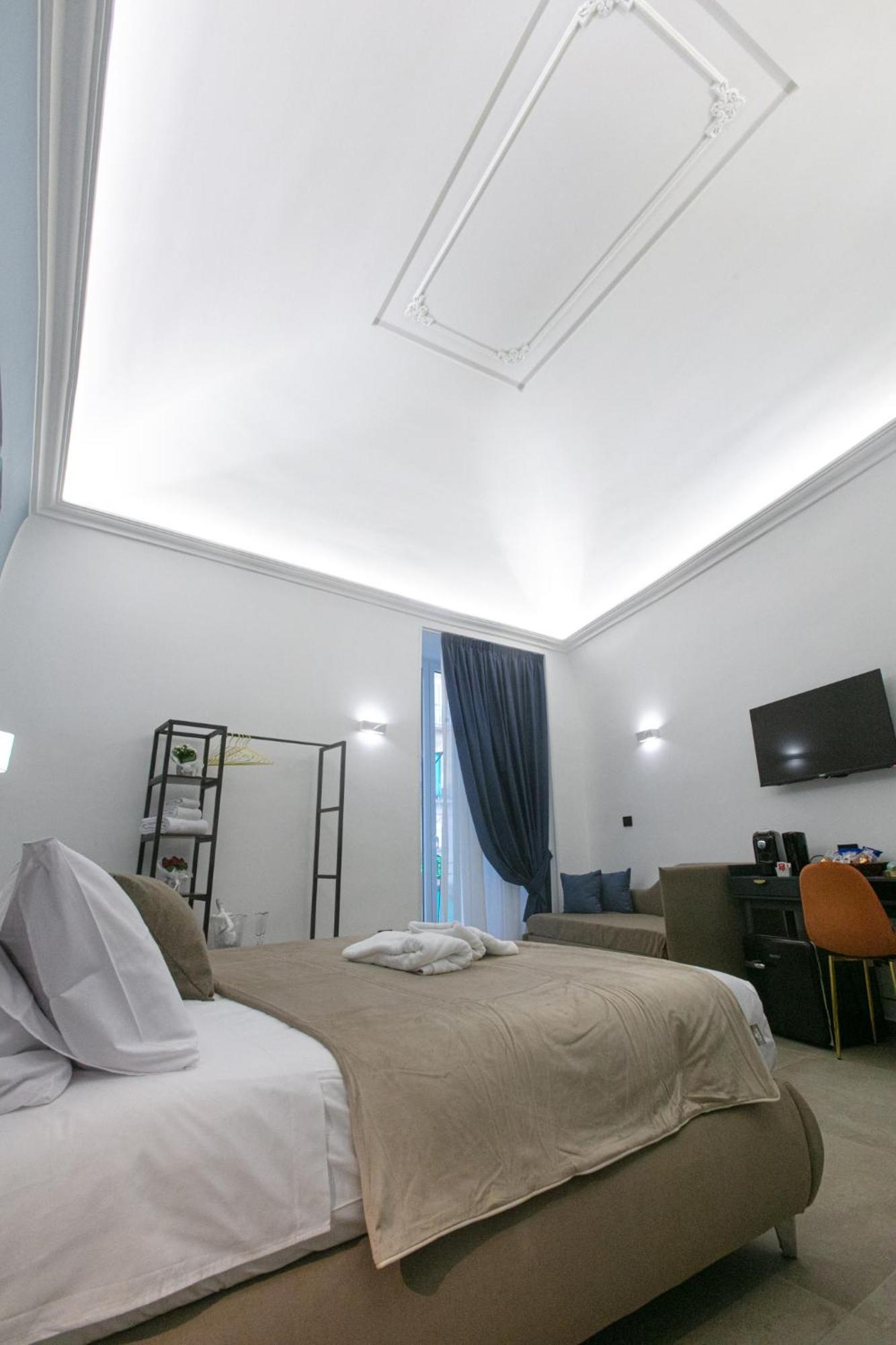 Pignasecca Domus Hotel Naples Exterior photo